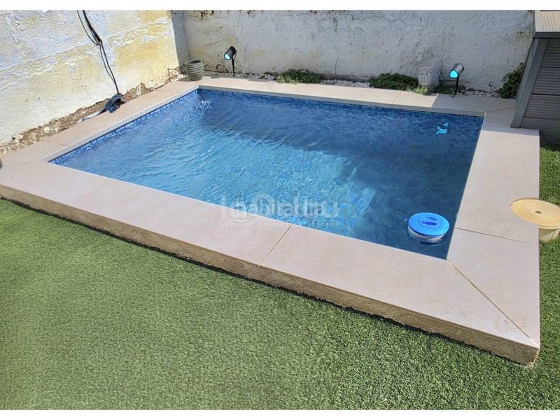 Foto 4ab8412f-ae13-4972-9d62-105ae1bb5c92. Casa adossada amb calefacció piscina a Seva