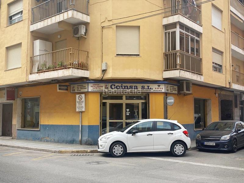 Foto 8a512356-bbda-4446-9bb2-b42d7056db2c. Local commercial dans calle waltdisney 12 dans Oliva pueblo Oliva