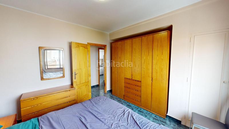 Foto 9a558091-443f-4203-952e-fff31ddcb4d0. Piso en calle conde de Oliva 1 tu próximo hogar lleno de luz y comodidad situado en una 3 planta sin ascensor. en Oliva