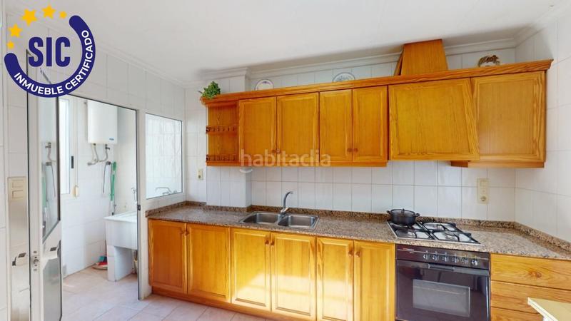 Foto a21a542f-7d35-42d8-8851-ca30e7b1d384. Casa in avenida loygorri 8 in Oliva pueblo Oliva