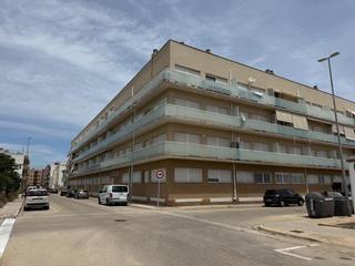 Pis a Calle santa cecilia 38. Piso soleado con parking.