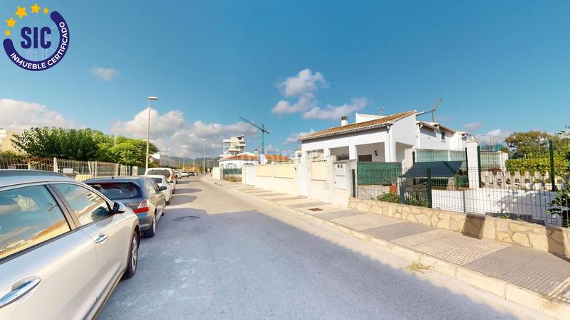 Foto 21e8fc27-b6a1-4763-b25a-c53b6b532def. Chalet en calle faig 16 chalet en playa sector 19 en Oliva