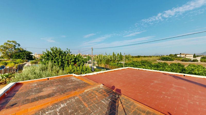 Foto c4984662-fea0-43d9-8be7-05dd7522ba87. Xalet a polígono 9 9562 a Oliva playa Oliva