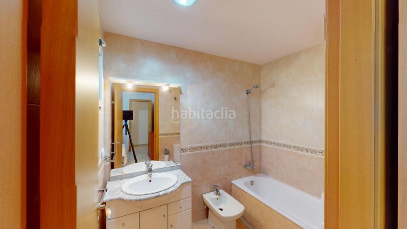 Foto 033d8fd9-2b1e-465b-b9a6-7c955b926cbc. Pis a calle paloma de 49 a Miramar