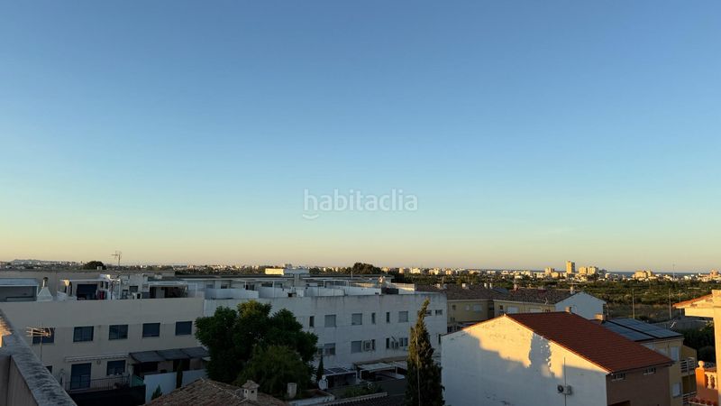 Foto ddf9f447-afb3-4c86-bbf3-36e2834ffd3d. Pis a calle paloma de 49 a Miramar