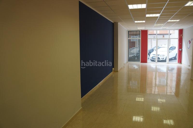 Foto ba98fe50-225f-4592-b8cf-fb13e8e1952e. Geschäftsraum in Oliva pueblo Oliva