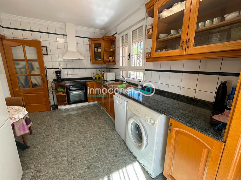 Foto 0deddff6-83f0-4bc8-a03c-775a15accfd9. Chalet mit heizung parking in Oliva playa Oliva