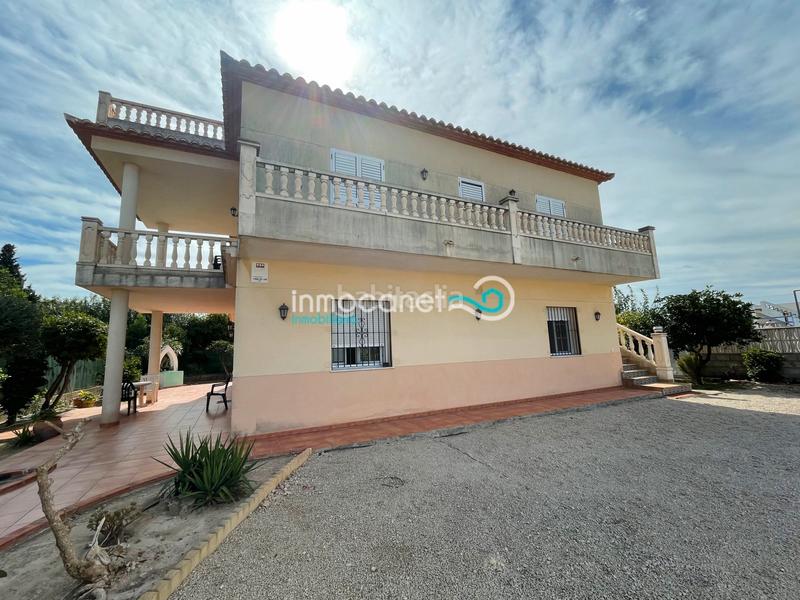 Foto 55051bb6-901c-4408-bb73-85f663b15efe. Chalet en Oliva playa Oliva