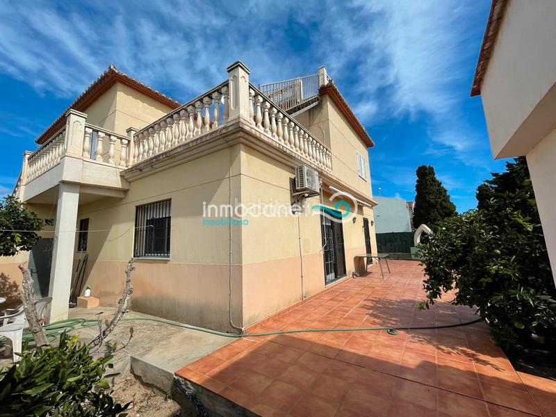 Foto ce983d11-69d4-413d-a6f0-069eef13c635. Chalet con riscaldamento parcheggio in Oliva playa Oliva