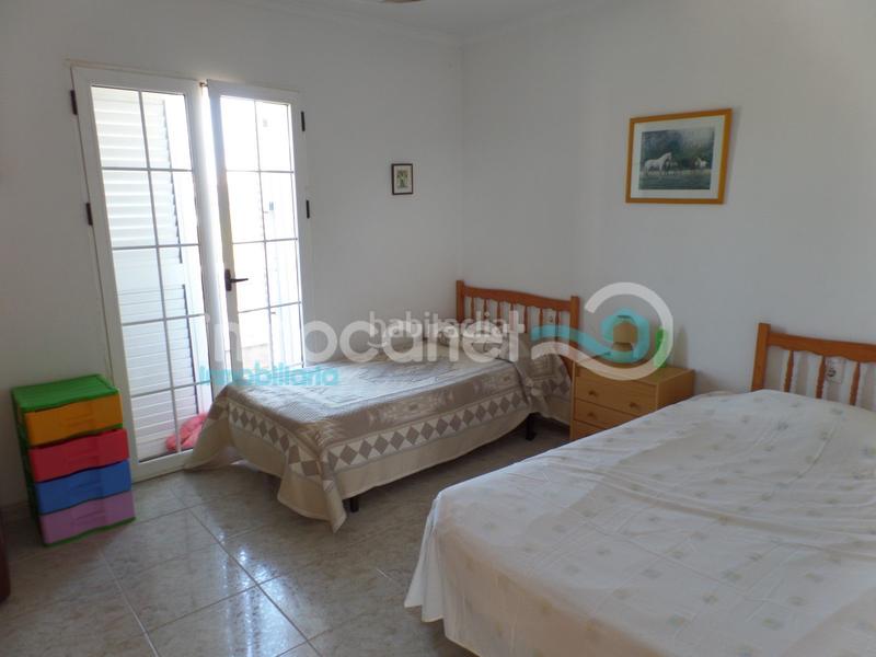 Foto 02932377-8bd5-4834-b8c9-30457ca106d7. Xalet amb calefacció aparcament a Oliva playa Oliva