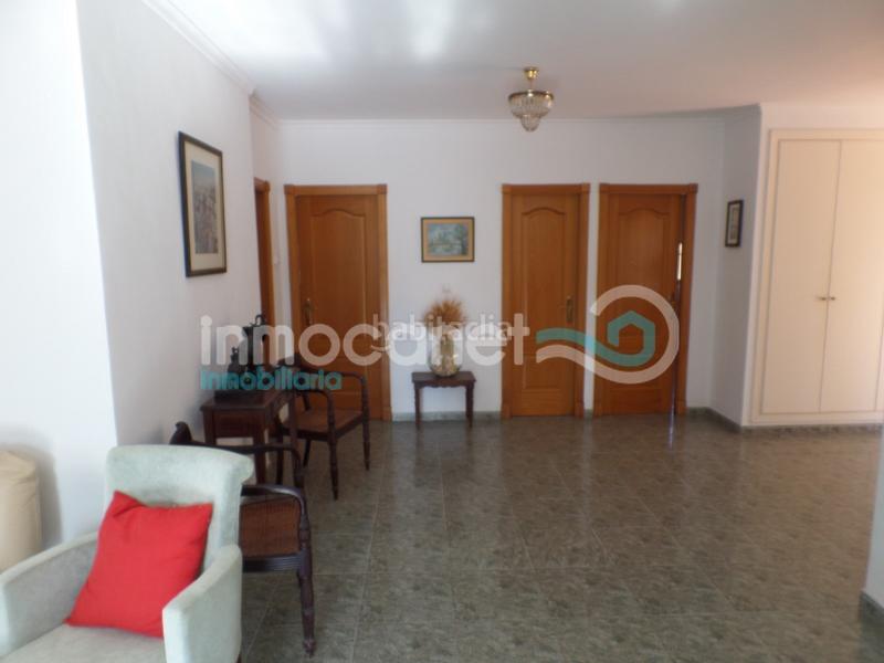 Foto e9ba03aa-6d8e-4cf5-9bf1-7d3efc6e7e03. Xalet amb calefacció aparcament a Oliva playa Oliva