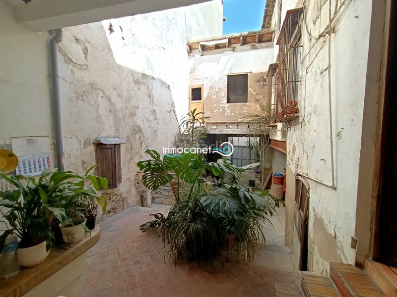 Foto cecf30cf-d26f-4232-b3fb-a8b470b243ad. Haus mit parking in Oliva pueblo Oliva