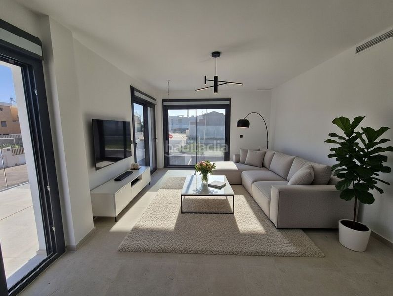 Foto d8cc9f17-ef61-49e5-b211-a91f2b9e256c. Appartement mit heizung parking pool in Oliva playa Oliva