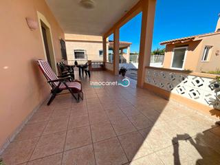 Chalet in Oliva Playa