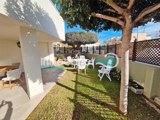 Casa adossada a Oliva Nova