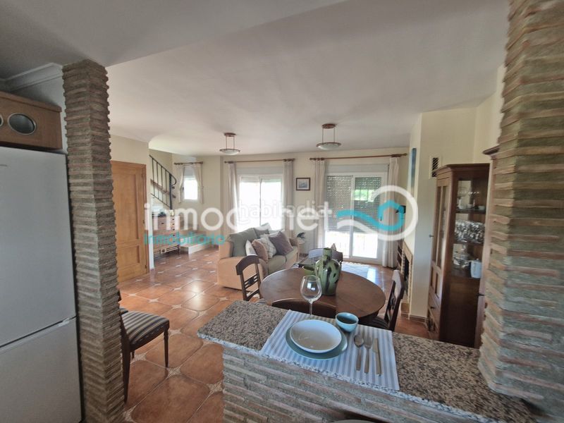 Foto d35b7f19-ad41-40b9-80db-395f1a8cfc27. Casa adosada en Oliva nova Oliva