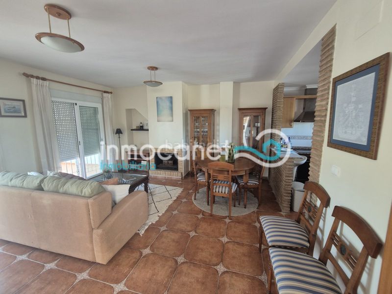 Foto dec0ed12-b3eb-48cd-bc1b-d7435e03d43a. Casa adosada en Oliva nova Oliva