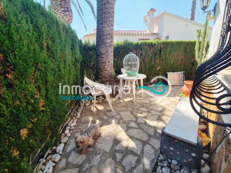 Foto c3c53fff-e7a0-452f-aee8-de48d63a37e1. Chalet con piscina in Oliva nova Oliva