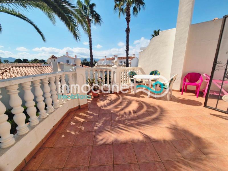 Foto ab0fffcf-690b-4e16-8f66-f43a33d72ad0. Xalet amb piscina a Oliva nova Oliva