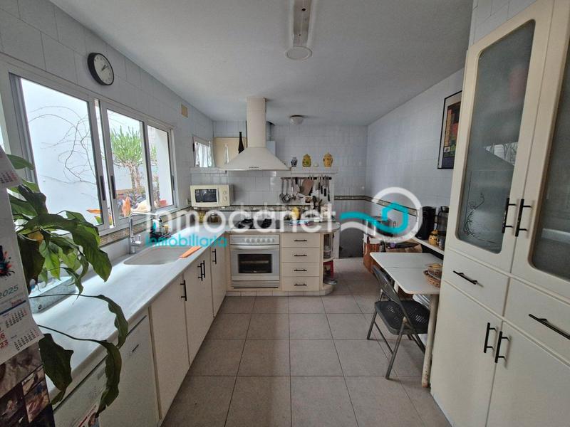 Foto 6cf9335b-7f18-4ef4-8b20-2b3aa6db1945. House with heating in Oliva pueblo Oliva