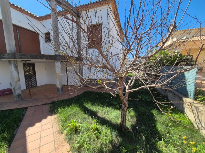 Foto 63f2a51a-ca7f-4374-a749-6c226078d14e. Xalet amb aparcament a Oliva pueblo Oliva