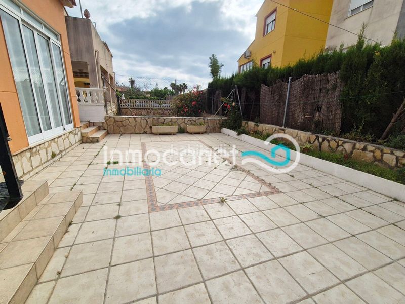 Foto 8e113b32-6947-4aed-bcb0-446209382c63. Chalet en Oliva playa Oliva