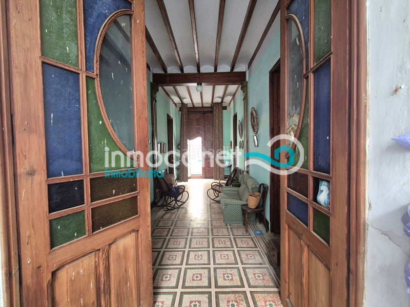 Foto a327b1f5-5027-494b-80d2-935bdb2614b0. Casa amb aparcament a Oliva pueblo Oliva