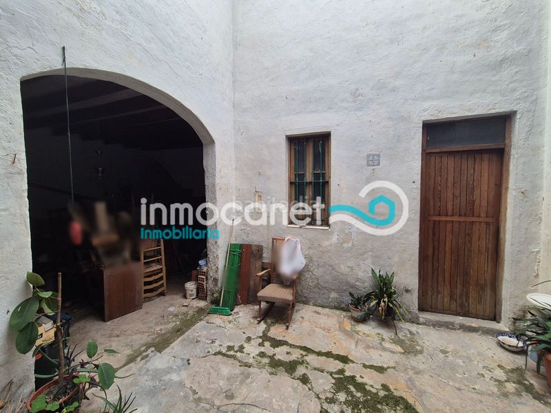 Foto a5a2fb45-383a-49fc-94f5-5e87c72624b0. Casa amb aparcament a Oliva pueblo Oliva