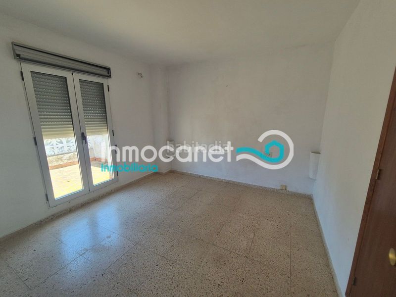 Foto eaa54f1b-eb88-4127-ba71-9f5a22eb6ad4. Chalet en Oliva playa Oliva