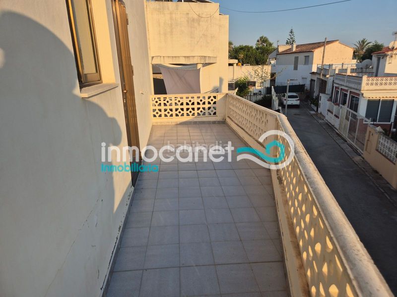 Foto d0adfb1d-6d73-4dcc-8886-bbf6b3283d20. Chalet mit parking in Oliva playa Oliva