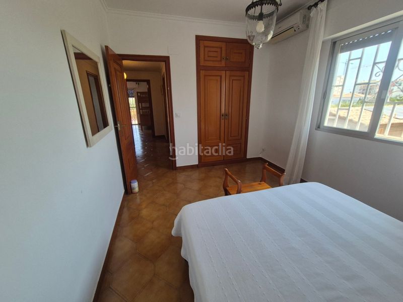 Foto 2c8476b4-e302-4a7a-9204-ff72cf0f25d6. Chalet en Oliva playa Oliva