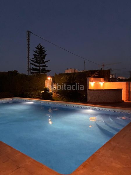 Foto d1df8bd5-7098-4fb9-9859-5b43f440182d. Chalet en Oliva playa Oliva