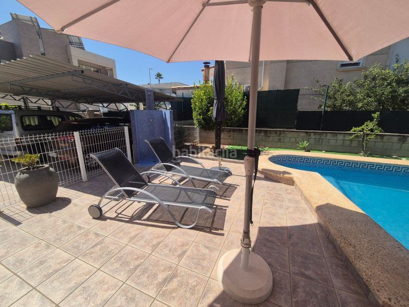 Foto 0b94fc06-b8af-4fd6-9307-3e9ab4c06d19. Chalet en Oliva playa Oliva