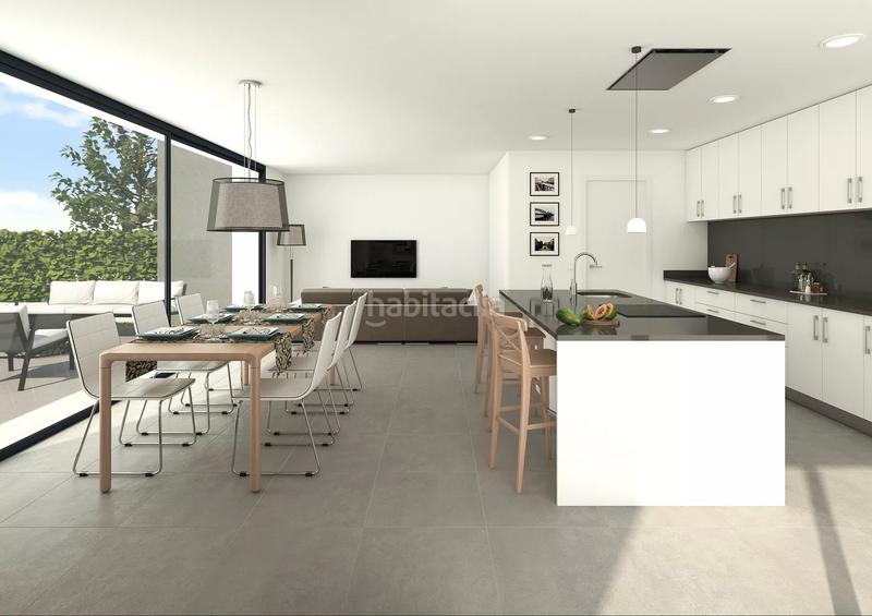 Foto 2180ce85-0464-4b69-a7fd-8e795246ce76. Casa adossada 190m<sup>2</sup> amb calefacció aparcament a Centre Vidreres