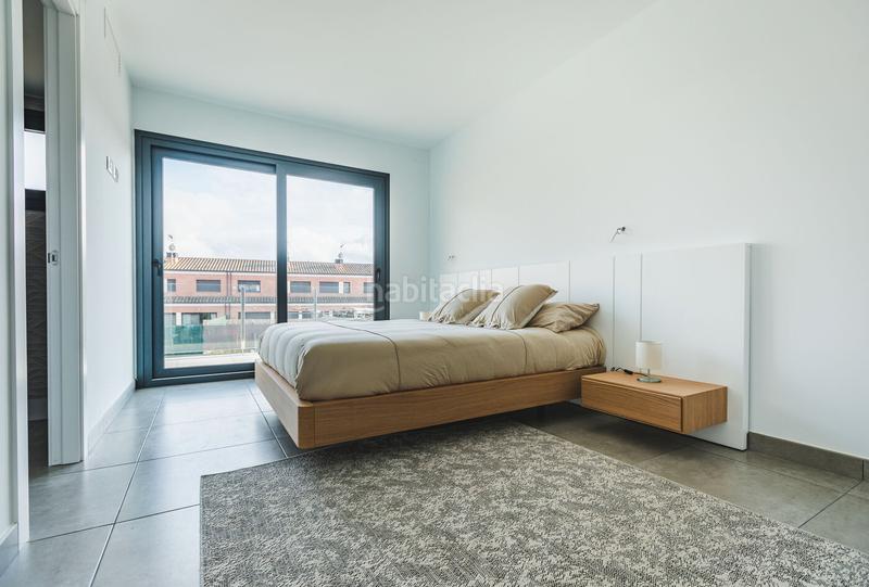 Foto 8a6c22fb-f9a4-4c69-bdca-b481f8ce0f7b. Casa adossada 190m<sup>2</sup> amb calefacció aparcament a Centre Vidreres