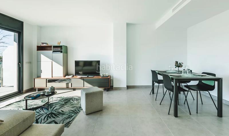 Foto 2de4103b-5674-4840-9315-3f7a162c9a07. Flat 105m<sup>2</sup> in avinguda mediterrània 94 in Centre Vidreres