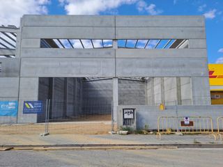 Miete Fabrikhalle  Carrer josep puig i cadafalch. Naus industrials noves de 800 m² – entrega en 3 mesos – ubicació