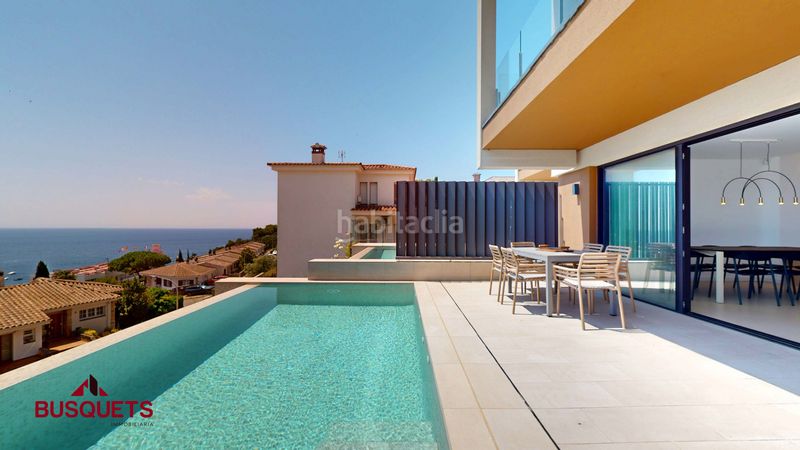 Foto 42242325-275c-46f9-8df7-0fe46a2f04d8. Casa pareada 180m<sup>2</sup> casa de alto standing con piscina privada a 2 min de la playa · en Tossa de Mar