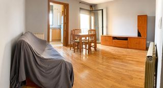 Apartamento  Avinguda prat de la riba. Apartamento zona ricard vinyes