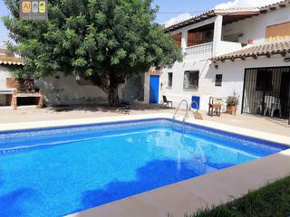 Casa adossada a Altea la Vella. Dos adosados con terreno y piscina privada en altea la vella