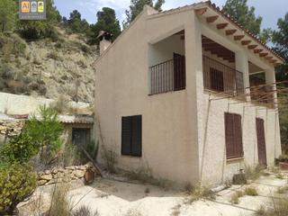 Terreny residencial a Sella. Parcela con casita en sella