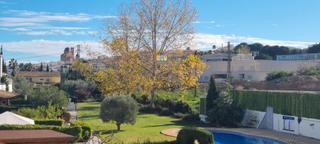 Casa adosada en Altea Ciudad. Duplex con piscina en altea pueblo