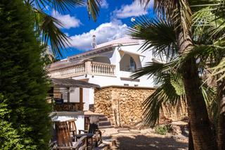 Xalet a Barranco Hondo. Impresionante chalet con piscina privada, jardín tropical y tota
