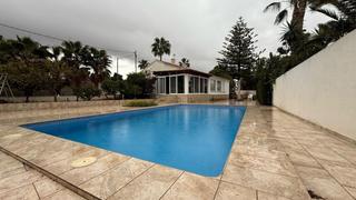 Chalet à Coloma. Chalet reformado en la nucía con piscina privada  oportunidad ún