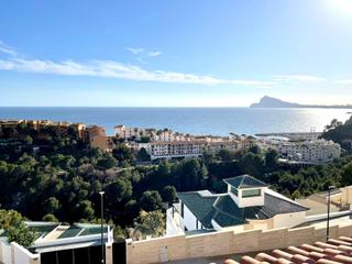 Attique à Mascarat. Ático dúplex con impresionantes vistas al mar y la montaña