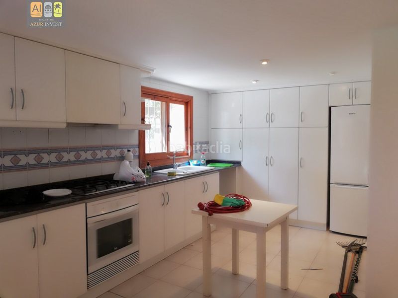 Foto e28ab975-0811-47ce-bba6-40fbcdaac80b. Casa adossada amb piscina a Altea la vella Altea