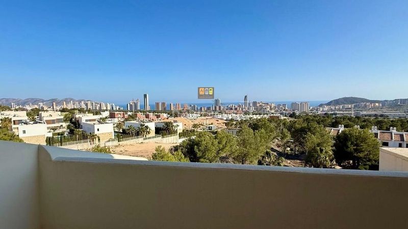 Foto ad8b81f3-e6f7-4398-8c3a-1338255a89e8. Àtic amb aparcament piscina a Golf Bahía Finestrat