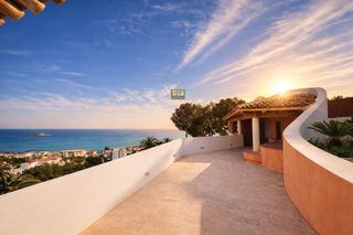 Chalet à L´Olla. Villa de lujo estilo mexicano con vistas infinitas al mar  altea