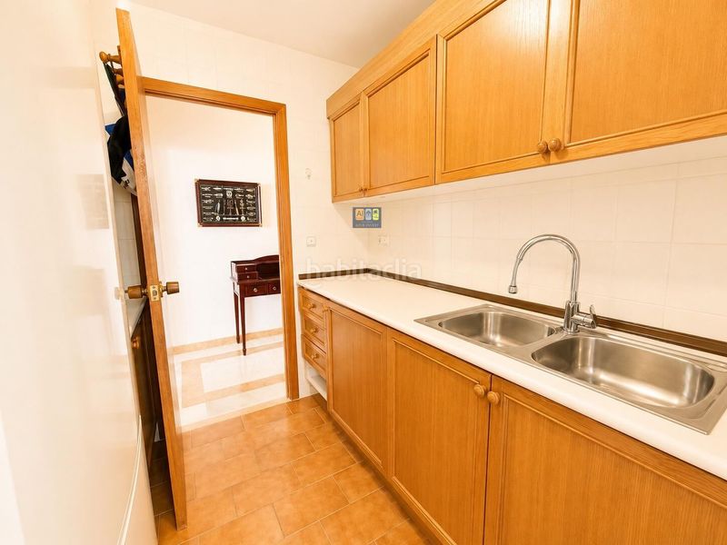 Foto 2e3e2194-232b-4667-a7bd-3117728dc6ba. Apartament amb aparcament piscina a Playa Levante Benidorm