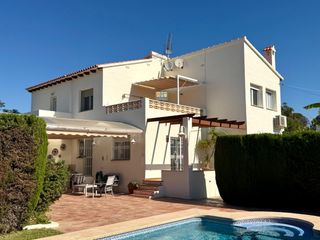 Lloguer Xalet a Pueblo-Ubanizaciones. Alquiler chalet con piscinaalquiler 11 meses